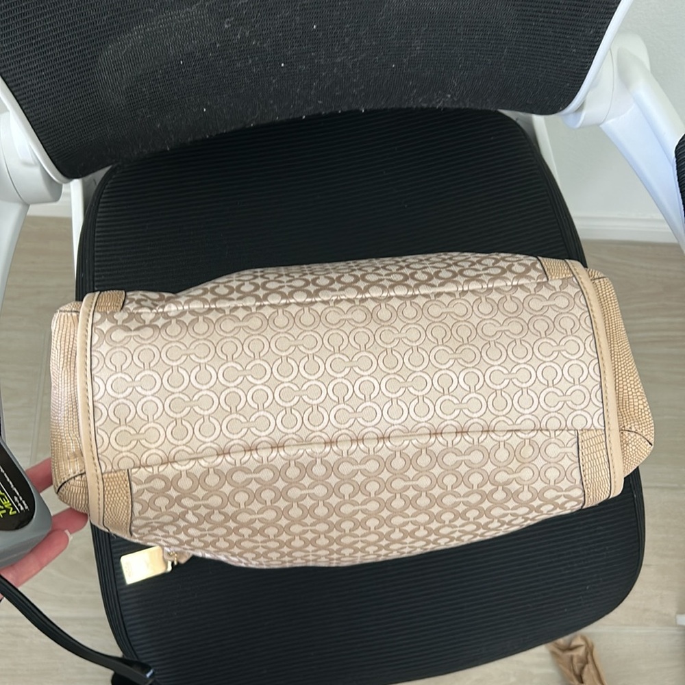 Coach Beige Signature Shoulder Bag - Picture 9 of 17